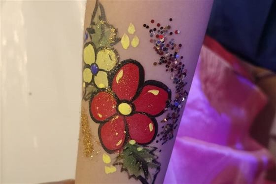Glitter Tattoo — Meaura Events activity